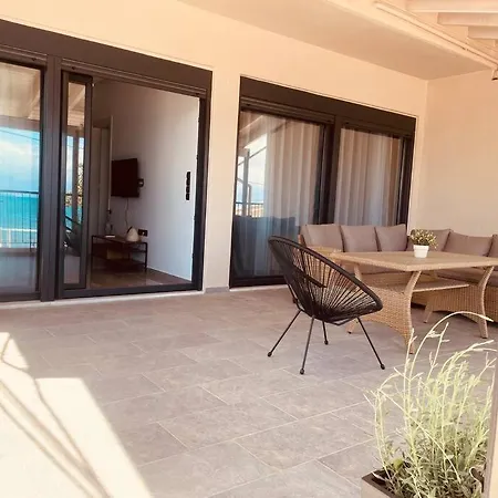 Ipsos Seafront Apartment Exterior photo